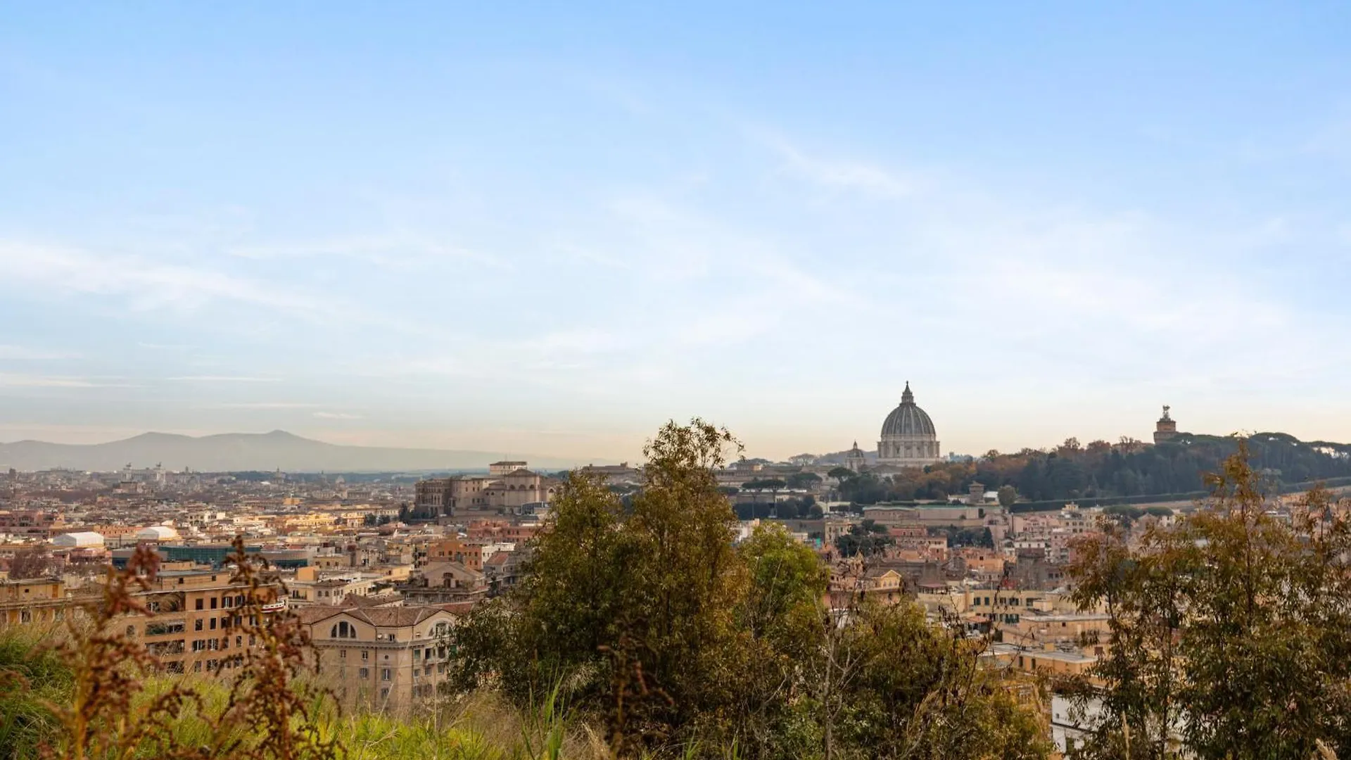 Beautiful Charming Garden Apartment Near St Peter Rome