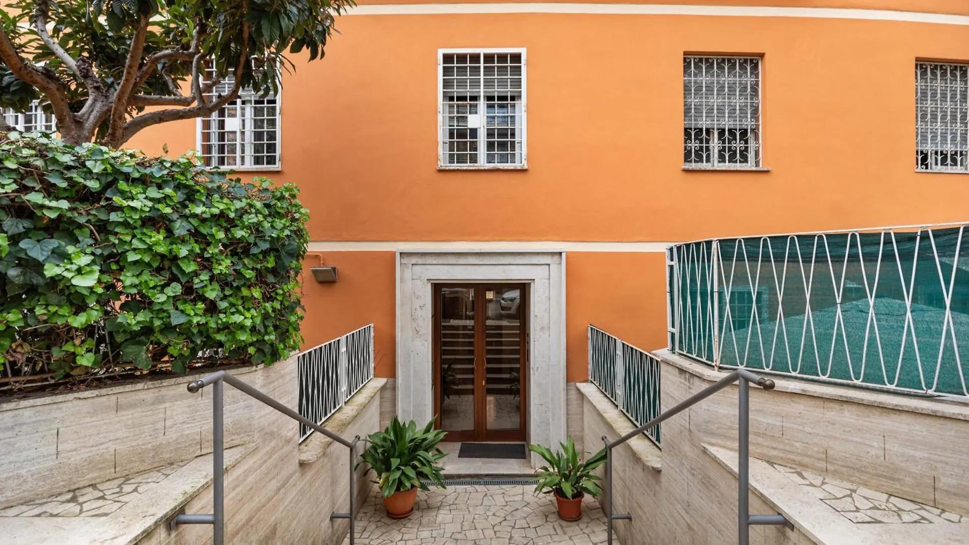 Beautiful Charming Garden Apartment Near St Peter Rome 0*,  Italy