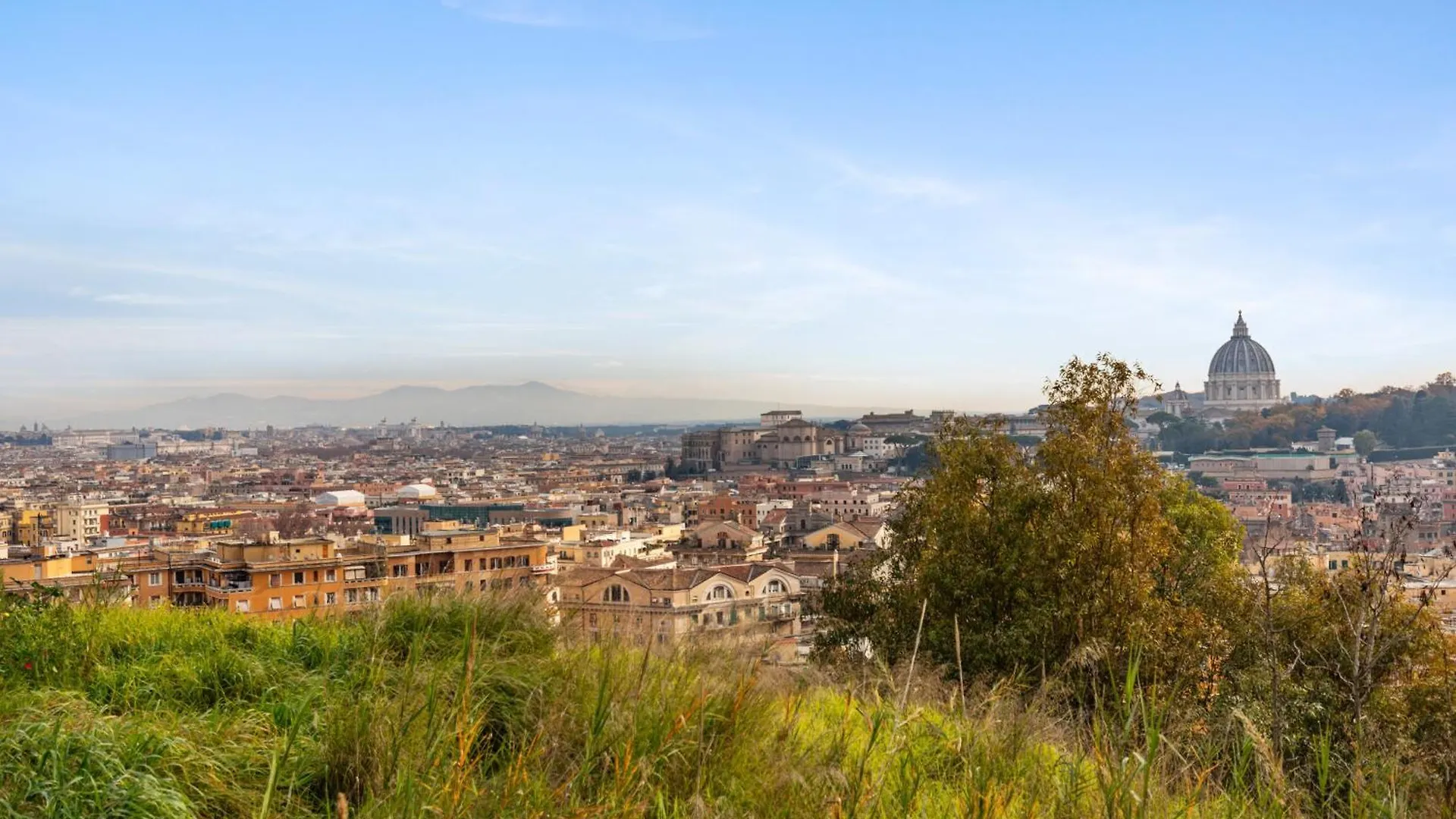 Beautiful Charming Garden Apartment Near St Peter Rome
