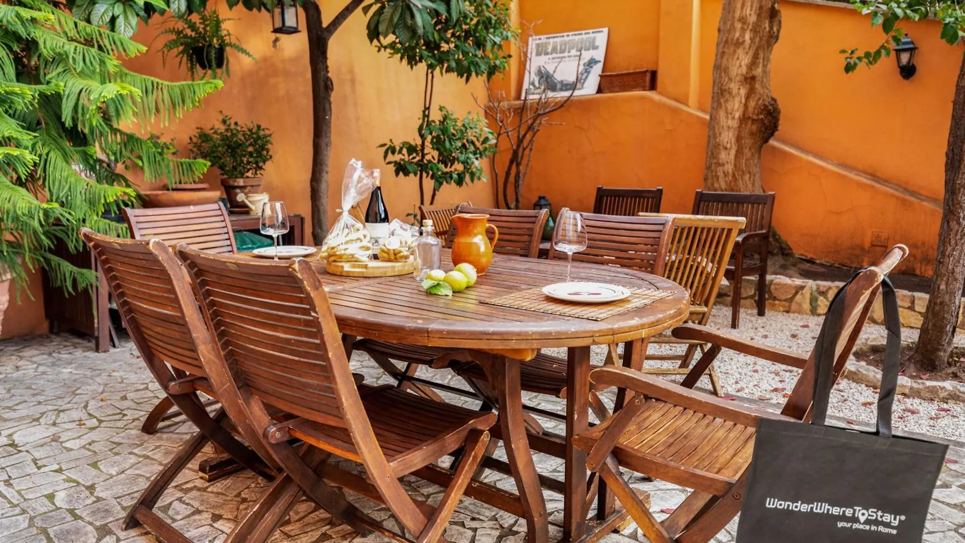 Beautiful Charming Garden Apartment Near St Peter Rome